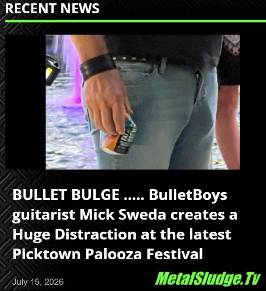 StevieTuff's tweet photo. BULLET BULGE ….. 
BulletBoys guitarist Mick Sweda creates a Huge Distraction at the latest Picktown Palooza Festival 
#micksweda #bulletboys #picktownpalooza #QFM96 #bigric #kristiekemper #smoothupinya #hardasarock #metalsludge 

https://t.co/4ZGrTn2wou https://t.co/LpSb03Etkc