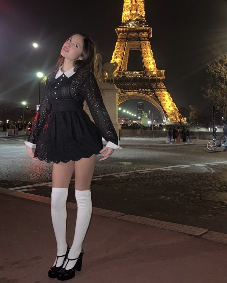 jazminesenmi's tweet photo. 𝒫age    04.      ꒰   taken that Eurostar to France    ꒱     ୨ৎ     The city of 𝗹𝗶𝗴𝗵𝘁:  Fotitos  capturadas  por  quien  más  bonito  me  mira,  mi  persona  𝗳𝗮𝘃𝗼𝗿𝗶𝘁𝗮. https://t.co/5aP9qBkBBs