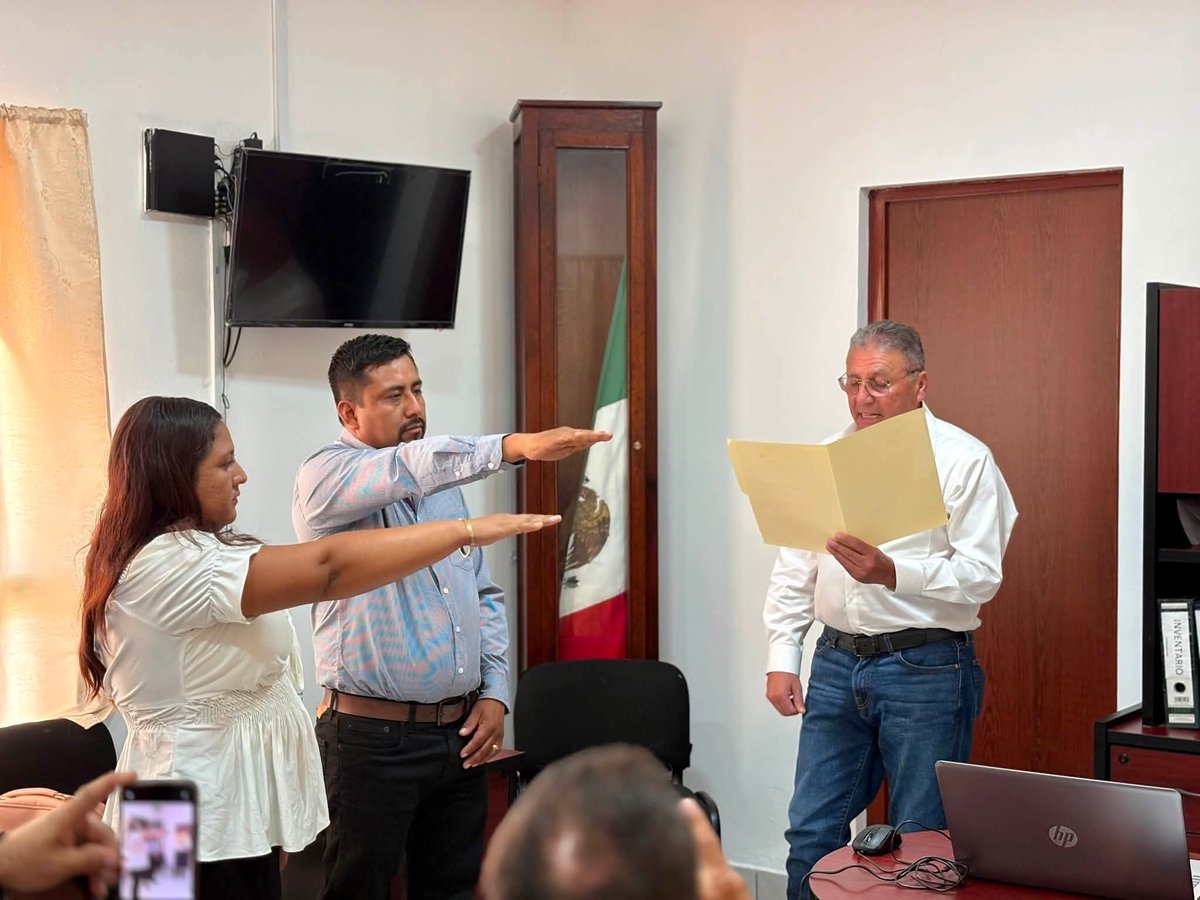 CDEPRISonora's tweet photo. Deseamos el mayor de los éxitos a Rafael Antonio Pérez en el inicio de su responsabilidad como Alcalde de San Miguel de Horcasitas. 

Estamos seguros que seguirá honrando la memoria de nuestro querido Germán Ochoa, asi como los principios de los buenos gobiernos del PRI. https://t.co/KELE4UBK5h