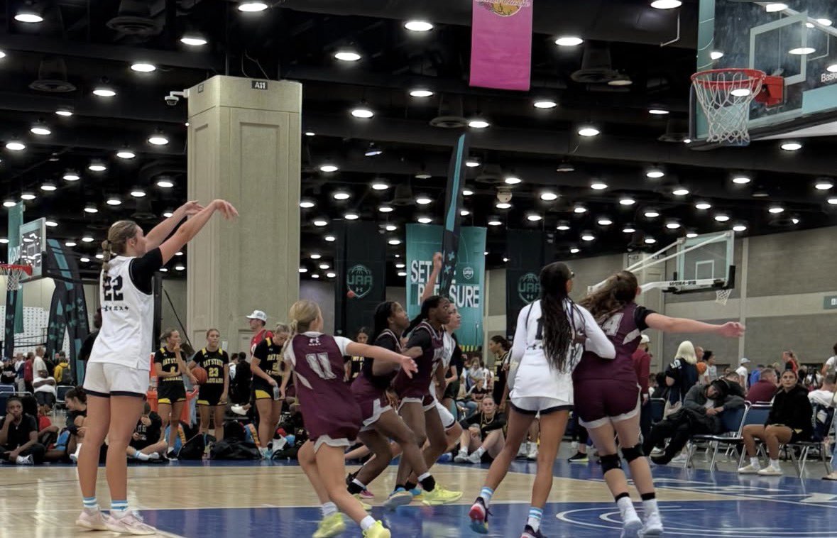 HPT30s's tweet photo. 6’2 Forward @ab_holmes2030 had a great GUAA session II showing many examples of why she’s regarded as East TN’s top interior prospect in her Class🔥

This kid is a gem 💎 

• 2nd team leader in blocks (2 bpg.)👋
• 3rd team leader in FG % (40%) 🪣
• 5 rebounds per contest 🙌 https://t.co/B5tO3Wl3c9