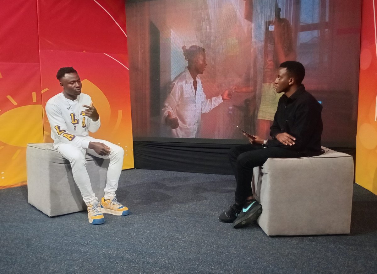 Y254Channel's tweet photo. Khan Continumz akona sisi leo... Kama kawa #Music&amp;Lifestyle freestyle lazima itambe...

tuambie out of kumi amepata ngapi 😄
#YInTheMorning https://t.co/o1cupu0clm