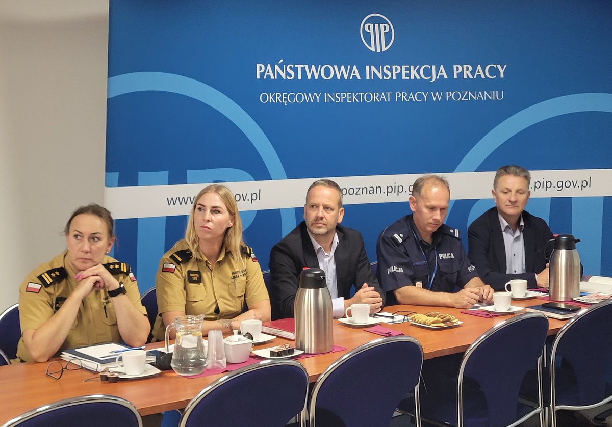 OPoznaniu's tweet photo. 15.07.26 r. odbyło się posiedzenie Wojewódzkiej Komisji do Spraw Bezpieczeństwa i Higieny Pracy w Rolnictwie Indywidualnym. Dziękujemy wszystkim instytucjom za współpracę i aktywne działanie na rzecz bezpieczeństwa pracy w rolnictwie. https://t.co/Gqy0Tl5L7D