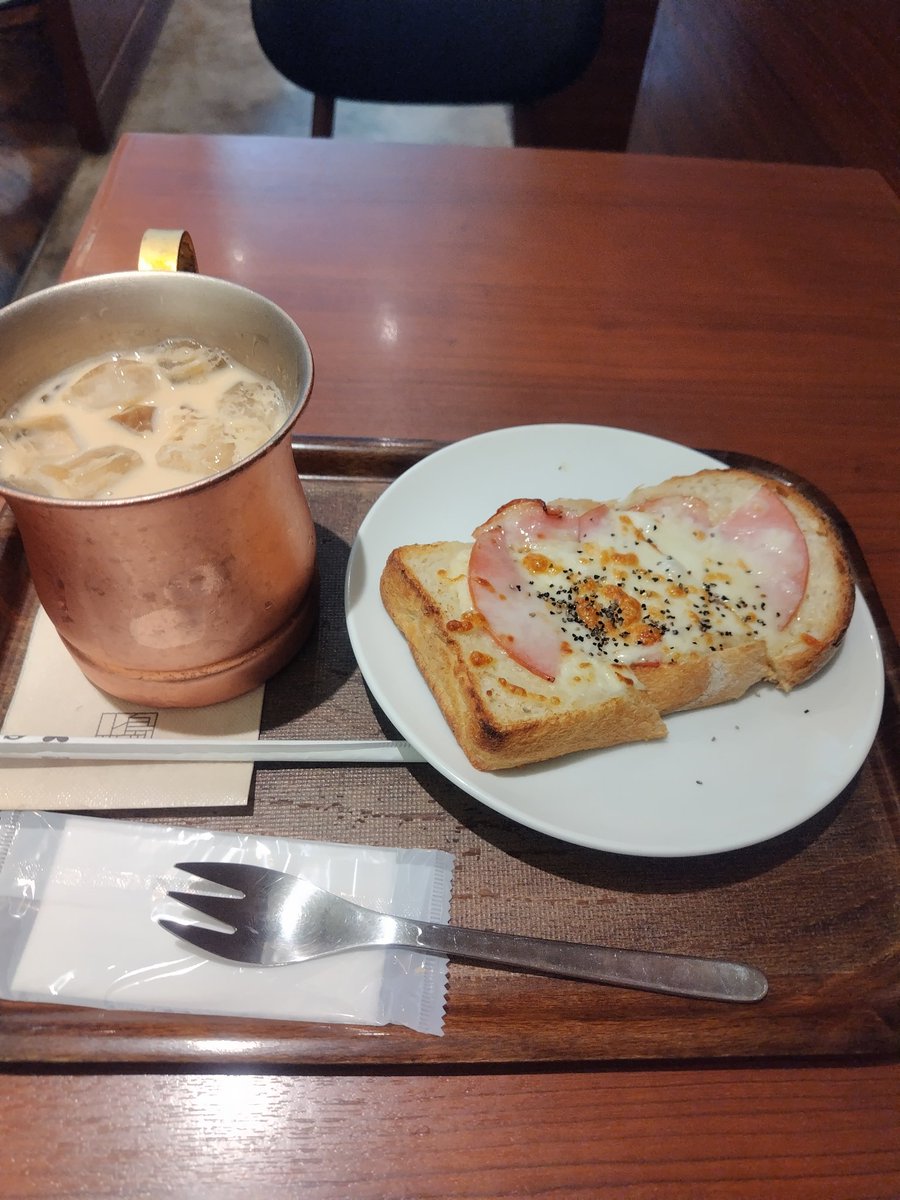 sandara86's tweet photo. 暑さに負けました https://t.co/vajI5XW00S