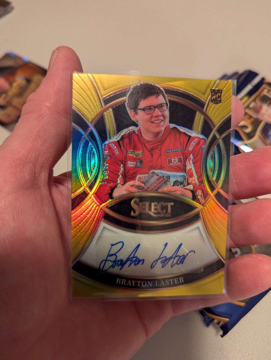 the_oroborus's tweet photo. No way, I thought @TheOnePizzaMan had the market cornered, but @czarinakm just pulled a gold auto 2/10!!! https://t.co/M8sn7HTXoM