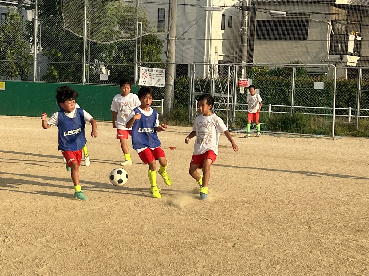 DelNpo's tweet photo. 金曜日　尼池アカデミー

深井北町公園　尼池公園
〒599-8271 大阪府堺市中区深井北町８４３−３

1学期の最終アカデミーでした。
1学期の振り返りを確認しながらW-UPを行いその後はGAMEとPK合戦を行い盛り上がりました。
良いパフォーマンスを発揮していて嬉しく思いました。 https://t.co/INjN5qFtkI