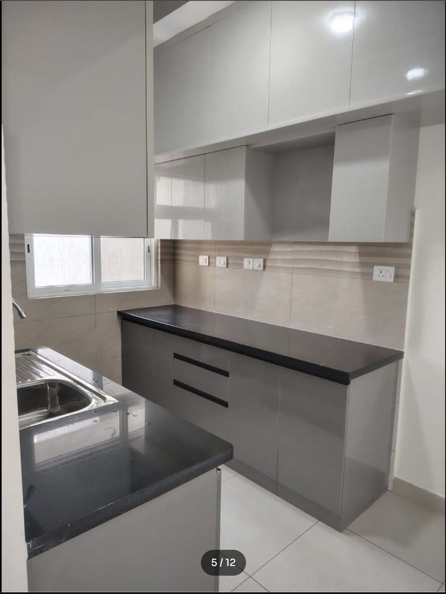 dgullynest's tweet photo. Zero "sir woh light fitting aap karwa lena" energy here.

Listed by owner - @Gullynest1 

1BHK in Prestige city Sarjapur, ₹30K/month, everything pre-fixed: 

kitchen chimney, wardrobe, TV unit, fans, lights, cloth hanger. Covered parking

Move in and start living 👇 https://t.co/QdUONRw7M0