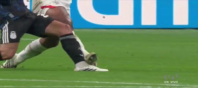 dozy_jayrome's tweet photo. @Foley22 @FutbolHub_ What do you have to say for these? https://t.co/M5HKTT2LLd