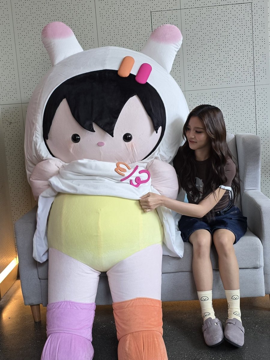blueyuocean_'s tweet photo. เลาหน้าเหมือนปะป๊า ติดหนวด ผูกไท มีชิกเก้น เทอชอบมั้ย https://t.co/Wm6DWyh0LP