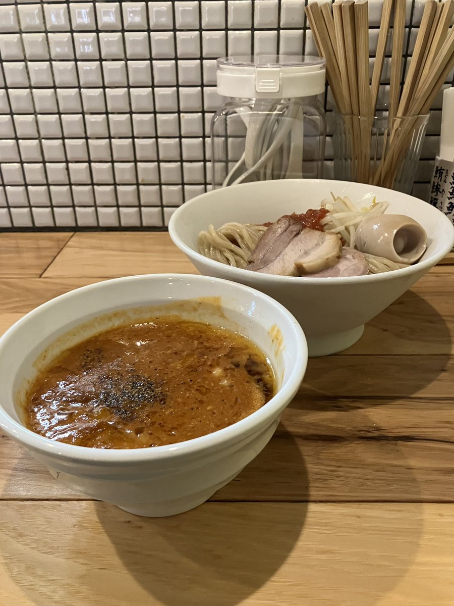 takesho78805149's tweet photo. らーめん カッパハウス
＂トマト味噌つけ麺＂1000円
喰いたかった冷やし海老豆乳担々麺は喰い逃し…月間限定をリピートしよかとも思ったが久々にトマト味噌つけ麺！いくら熱い湯麺好きと言えど、ここまで暑いと湯麺は喰う気になれません！因みに今日は36度予報やと笑！ご馳走様でした♫
#地元エール飯 https://t.co/x4wkdPCkw2
