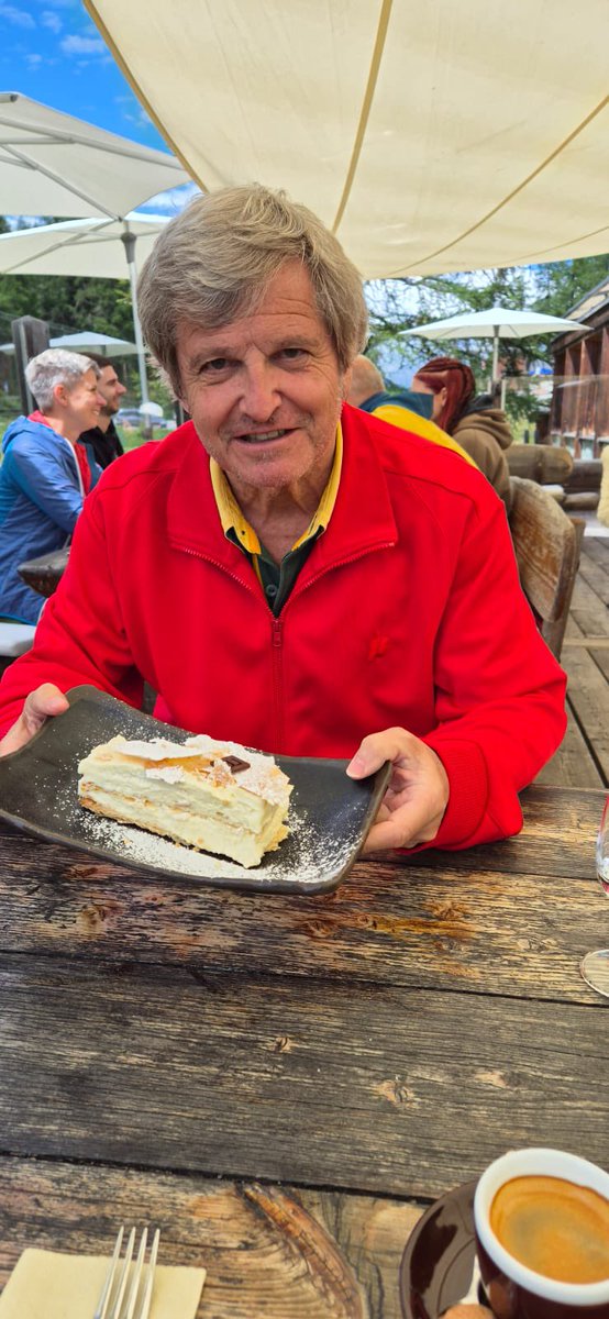 yetirhodanus's tweet photo. There are cream slices and THE cream slice at Restaurant Moosalp!
#creamslice #Moosalp
#Valais
@MySwitzerland_e https://t.co/ctmU67hjVV