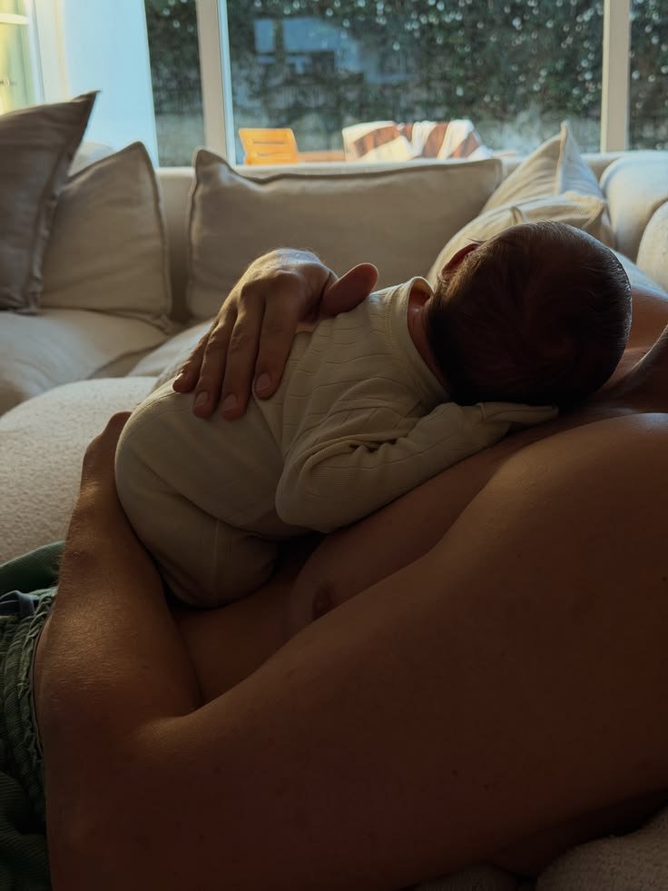 mateoderiverr's tweet photo. el post partido con mi gordita linda❤️‍🩹(el esfuerzo que hice para aguantarme gritar los goles).
siempre juntos mi lucesita, equipo papá e hija siempre❤️ https://t.co/gpDhbF2trB