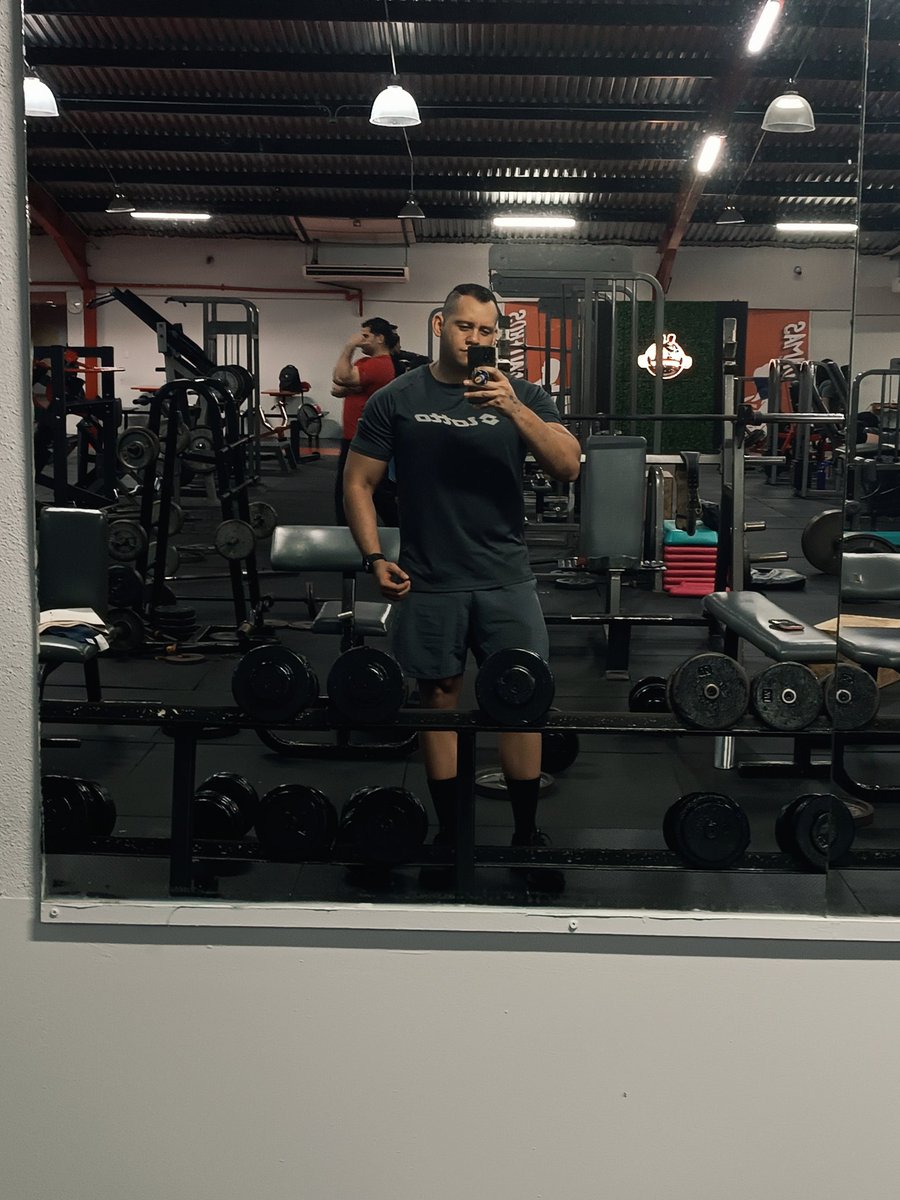 INGWLE89's tweet photo. Gym 🇻🇪💪🏻 https://t.co/cODJdfQGCM