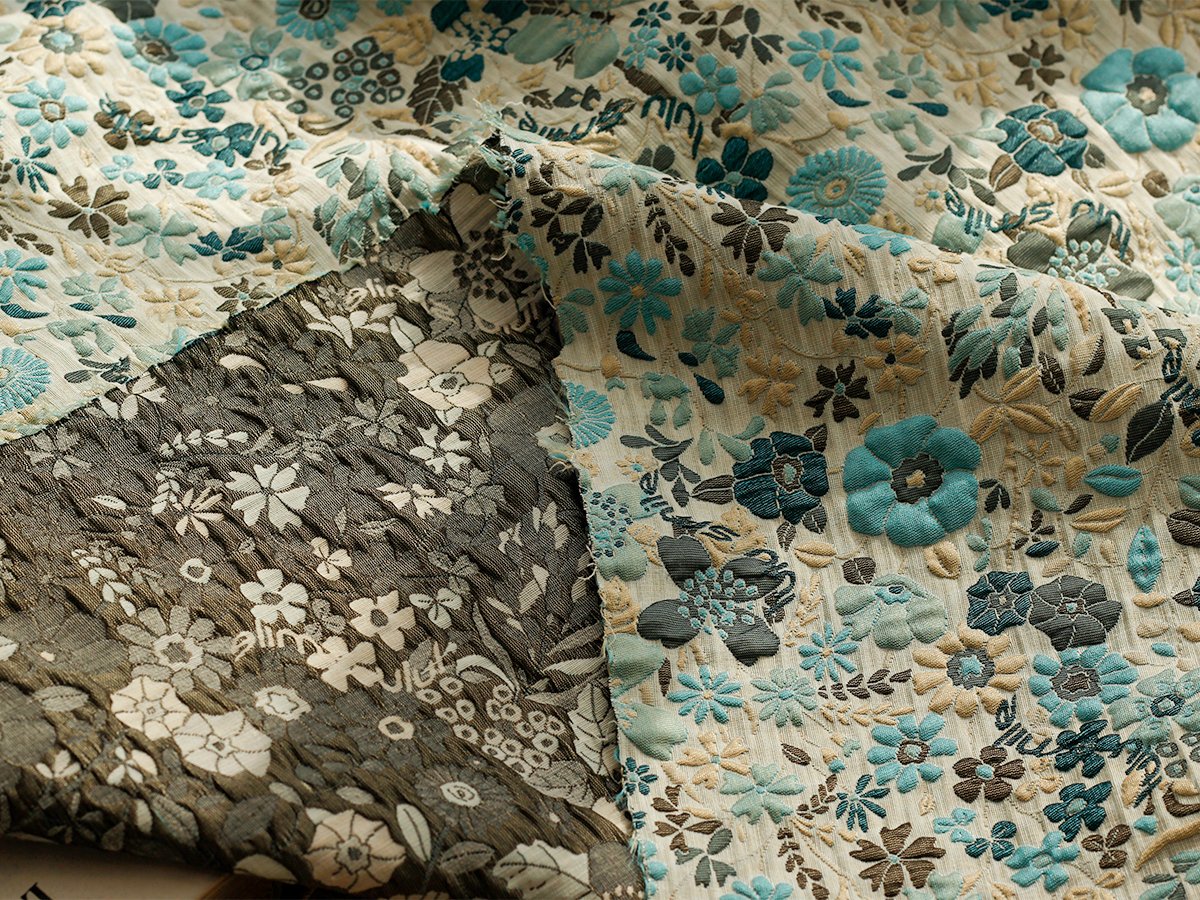 Grace7989's tweet photo. Full 3D floral embossed jacquard, soft muted retro color palette, clear bump texture, breathable, skin-friendly, and durable woven texture.
Perfect for romantic vintage apparel, handmade accessories, and delicate home textile decorations. https://t.co/C374wAS7tC