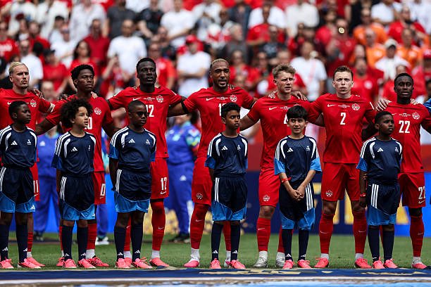 CanadaSCORES_TO's tweet photo. @CANMNT_Official @CanadaSoccerEN @CanadaSCORES_TO after school participants standing with you at the first Mens World Cup Match in 🇨🇦 https://t.co/uf31laEod8