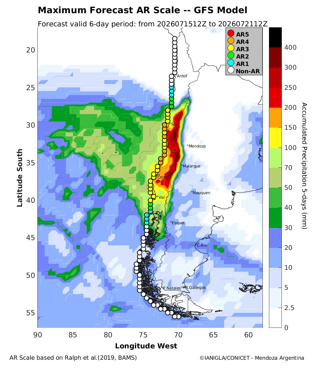 EdoWeatherman's tweet photo. ⚠️🔴ALERTA Y ALARMA ACTUALIZACIÓN.

Severas complicaciones para la población desde este jueves y hasta la próxima semana.

Las actualizaciones confirman que el evento, un tren de sistemas frontales, viene con mucha energía y se extenderá por varios días. Además el río atmosférico y la gran inestabilidad, pueden aumentar los montos.

Detalles por región. Considera estimaciones entre modelos europeo y norteamericano.

🔴 La región de Atacama recibirá desde este viernes los impactos del temporal. Lluvia intensa y viento moderado, especialmente en la parte sur. Montos sobre 20-40 mm en Copiapó y superiores a 90-140 mm en la parte sur como Huasco y Vallenar. Condiciones de temporal se repetirán el domingo.

🔴 La región de Coquimbo espera el peak de lluvia en sectores interiores y del sur, donde se pueden superar los 300-350 mm. Sin embargo, la parte norte también espera mucha agua, con montos sobre 120-150 mm. La Serena y Coquimbo acumularía sobre 170-200 mm. Condición de temporal y mucha actividad eléctrica. Más de 3-4 mts de nieve.

🔴 Las regiones de Valparaíso, Metropolitana, O'Higgins, Maule y Ñuble siguen concentrando mucha agua, con sectores que pueden superar los 150-200 mm fácilmente e incluso algunas localidades pueden superar los 250-300 mm. 

NO VIAJEN A LA COSTA porque el temporal será severo, combinado con actividad eléctrica y las olas que superarán los 3-5 mts, pudiendo causar mucho daño.

El viento en el tramo costero tendrá ráfagas sobre 80-100 km/hr y en interior sobre 60 km/hr.  El peak de viento será entre jueves y viernes y luego de domingo a lunes. 

En las próximas horas el temporal ggolpeará desde Biobío al sur, con montos que se moverán entre 130-160 mm, concentrados hasta el viernes . La costa esperan rachas sobre 80-100 km/hr el jueves, 60-80 km/hr en interior.

La isoterma no bajaría de 1800-2000 msnm, incluso se ven variaciones al alza entre miércoles y domingo, de todos modos sí se acumulará nieve, con 2.5 a 4.5 mts posibles entre Coquimbo y Biobío

IMPORTANTE.
🔴 ALARMA. En estas regiones, Atacama a Ñuble, se concentra la mayor probabilidad de daños a infraestructura y personas, además es altamente posible el desborde de canales y ríos, cortes de luz y turbiedad del agua. Te recomiendo un kit de emergencia y EVITAR VIAJES.  

🟡 ALERTA. Entre Biobío y Los Lagos el riesgo de complicaciones es moderado, de todos modos deben adoptar medidas preventivas. Recuerde que el suelo ya está saturado y el temporal pegará fuerte en las próximas horas.

El inicio del temporal será este jueves por la tarde entre Coquimbo y O'Higgins, en Maule por la mañana y desde Ñuble al sur durante la madrugada. El viernes diversos sectores de Atacama a Ñuble tendrán lluvia intensa y probables tormentas eléctricas. El sábado chubascos y mucha inestabilidad.

El domingo llega el siguiente temporal, que avanza de norte a sur, por eso afectará primero el sur de Atacama y Coquimbo por la tarde, luego Valparaíso, Metropolitana, O'Higgins y en la noche Maule, Ñuble y Biobío, extendiéndose hasta el lunes. 

El martes ingresa un nuevo temporal y de ese hablaré en próximas actualizaciones.