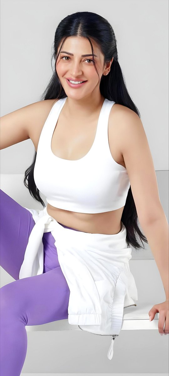 Monkeybhai4's tweet photo. @MrNavelist Sexy Shruti Haasan 🥵 https://t.co/zvjqqIPrx3