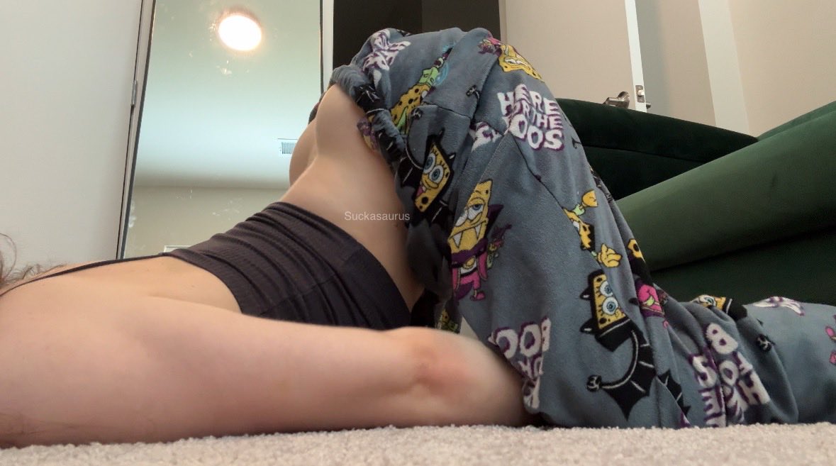 Suckasauruss's tweet photo. Diabolical arch in the SpongeBob pants is crazyyyyy https://t.co/377xQsWIGG