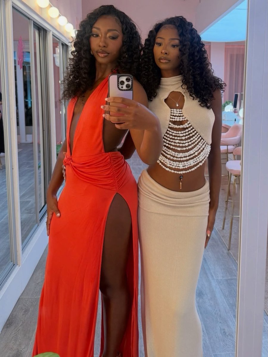 theaniyabase's tweet photo. Aniya STUNS in new photos 😍 https://t.co/qdzJbrnEcx