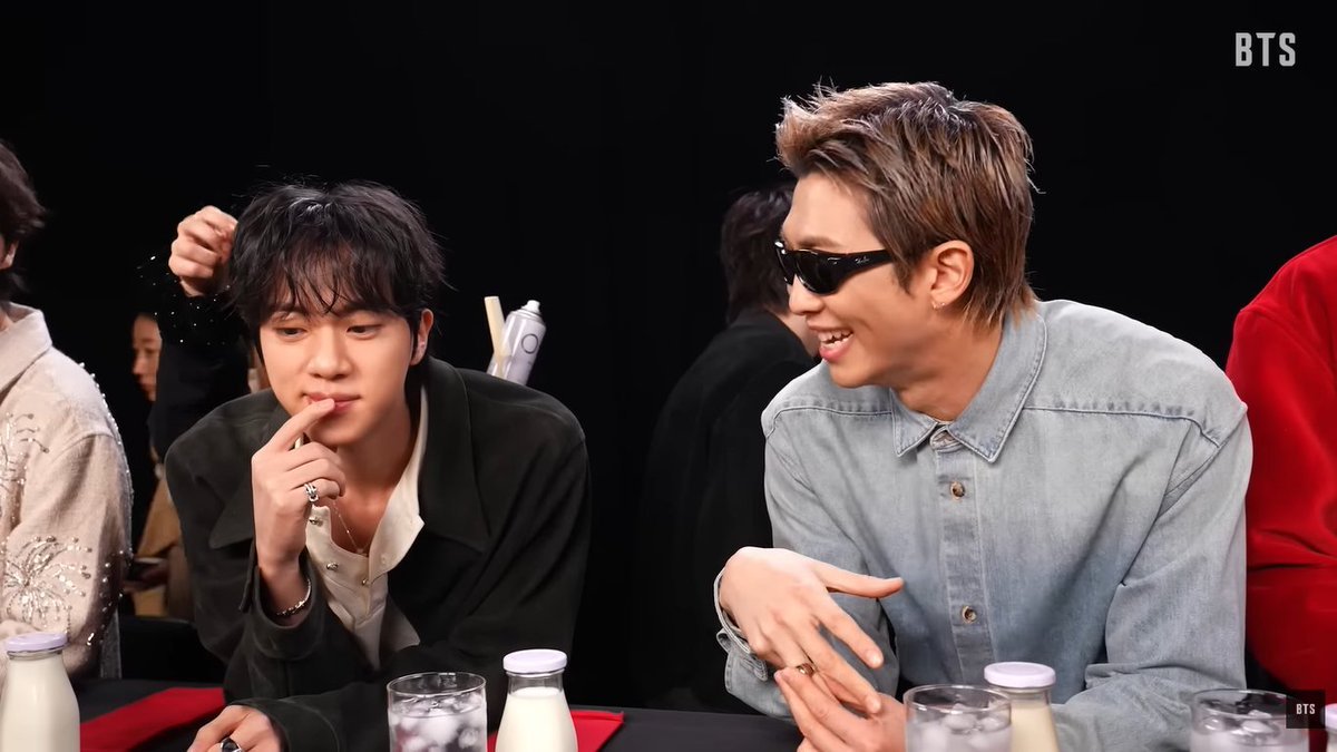 jinjoonierkives's tweet photo. Nothing ever changing with how namjoon looks at jin endearingly 🥹🥺 hes such a babie 🤏 https://t.co/LPfs3RzG6Q
