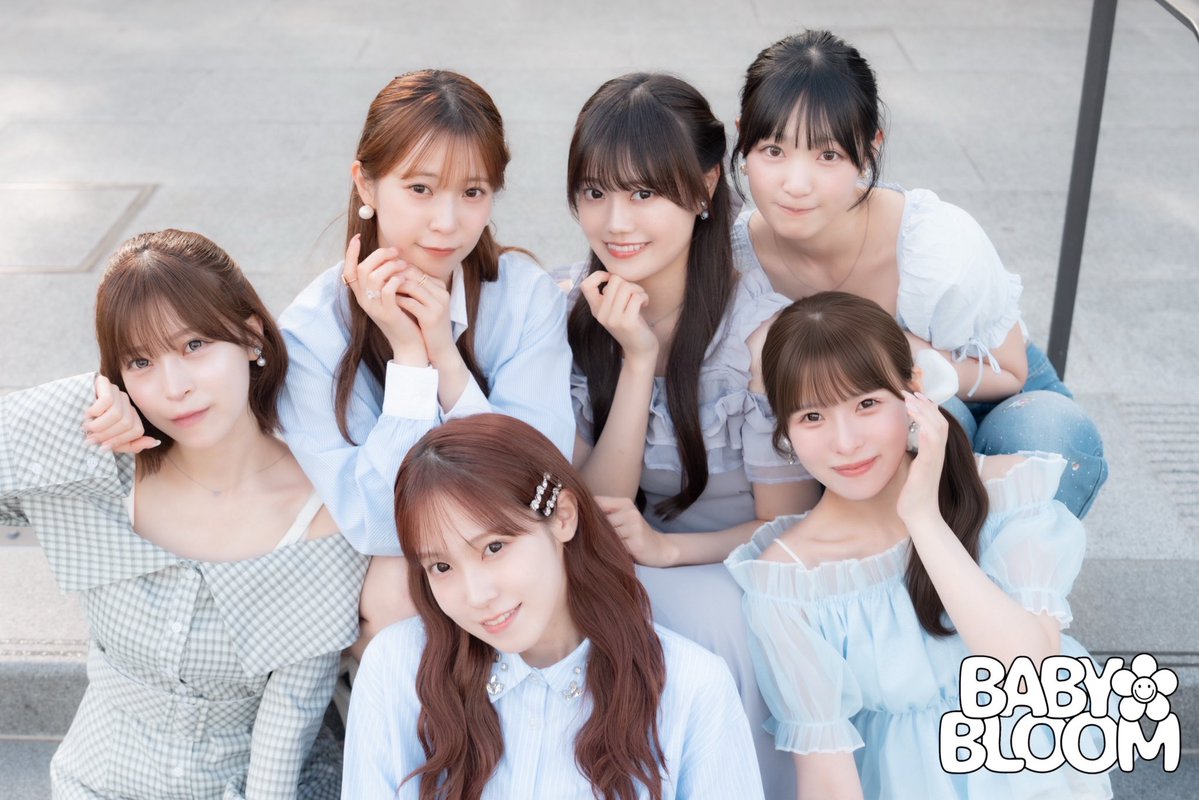 baby__bloom's tweet photo. ＼ BABYBLOOM ありがとうピクニック開催決定👶🏻🌳🧺／

日頃よりオンラインチェキや壁画をご購入いただき、BABYBLOOMを応援してくださり、本当にありがとうございます！

1周年の感謝の気持ちも込めて、「ありがとうピクニック」を開催いたします⟡.·

✧︎𐃬𐃬𐃬𐃬𐃬𐃬𐃬𐃬𐃬𐃬𐃬𐃬𐃬𐃬𐃬𐃬 ✧

🗓 日時  
2026年8月8日(土) 16:00〜

📍 場所  
参加条件を満たした方へ個別にご案内いたします。

【参加条件】

👤 推しメンたっぷりコース

メンバー1人につき、7月販売分の壁画6枚・オンラインチェキ5枚をご購入いただくごとに…

・推しメンバーと10分間トーク  
・お礼動画をプレゼント🎥

※ご購入数に応じて、お話し時間も加算されます。

👥 ベビブル堪能コース

全6名のメンバーそれぞれ、7月販売分の壁画3枚・オンラインチェキ3枚をご購入いただくと…

・BABYBLOOMメンバー全員と一緒に20分間トーク👶🏻
（メンバー全員と同時にお話しいただけます！）
・お礼動画をプレゼント🎥
・当日限定！BABYBLOOMメンバー全員との写メ📸
※メンバー全員のサイン入りでお渡しします！

✧︎𐃬𐃬𐃬𐃬𐃬𐃬𐃬𐃬𐃬𐃬𐃬𐃬𐃬𐃬𐃬𐃬 ✧

📱 オンライン参加について

遠方から応援してくださっている方や、ご都合によりご来場が難しい方は、オンラインでのご参加も可能です〇

🗓 日時  
2026年8月7日(金) 19:00〜

🤳 参加方法  
参加条件を満たした方へ個別にご案内いたします。

【内容】

👤 推しメンたっぷりコース

・推しメンバーと10分間テレビ通話
・お礼動画をプレゼント🎥

※ご購入数に応じて、お話し時間も加算されます。

👥 ベビブル堪能コース

・BABYBLOOMメンバー全員と20分間テレビ通話💻
（メンバー全員と同時にお話しいただけます！）
・お礼動画をプレゼント🎥
・メンバー自撮り集合サイン付き写メをプレゼント👶🏻

※トーク時間・参加条件 は会場参加と同じです。
写メのみ「メンバー自撮り集合サイン付き写メ」でのお渡しとなります。

𓐄 𓐄 𓐄 𓐄 𓐄 𓐄 𓐄 𓐄 𓐄 𓐄 𓐄 𓐄 𓐄 𓐄 𓐄 𓐄 𓐄 𓐄 𓐄 𓐄 𓐄 𓐄 𓐄

いつもたくさんの応援を本当にありがとうございます！！

感謝の気持ちを込めて、皆さまとゆっくりお話しできる特別な時間をご用意しました🙇‍♀️🧺♡

メンバー一同、皆さまにお会いできることを心より楽しみにしております🌼

たくさんのご参加をお待ちしております！

#ベビブル #ベイビーブルーム