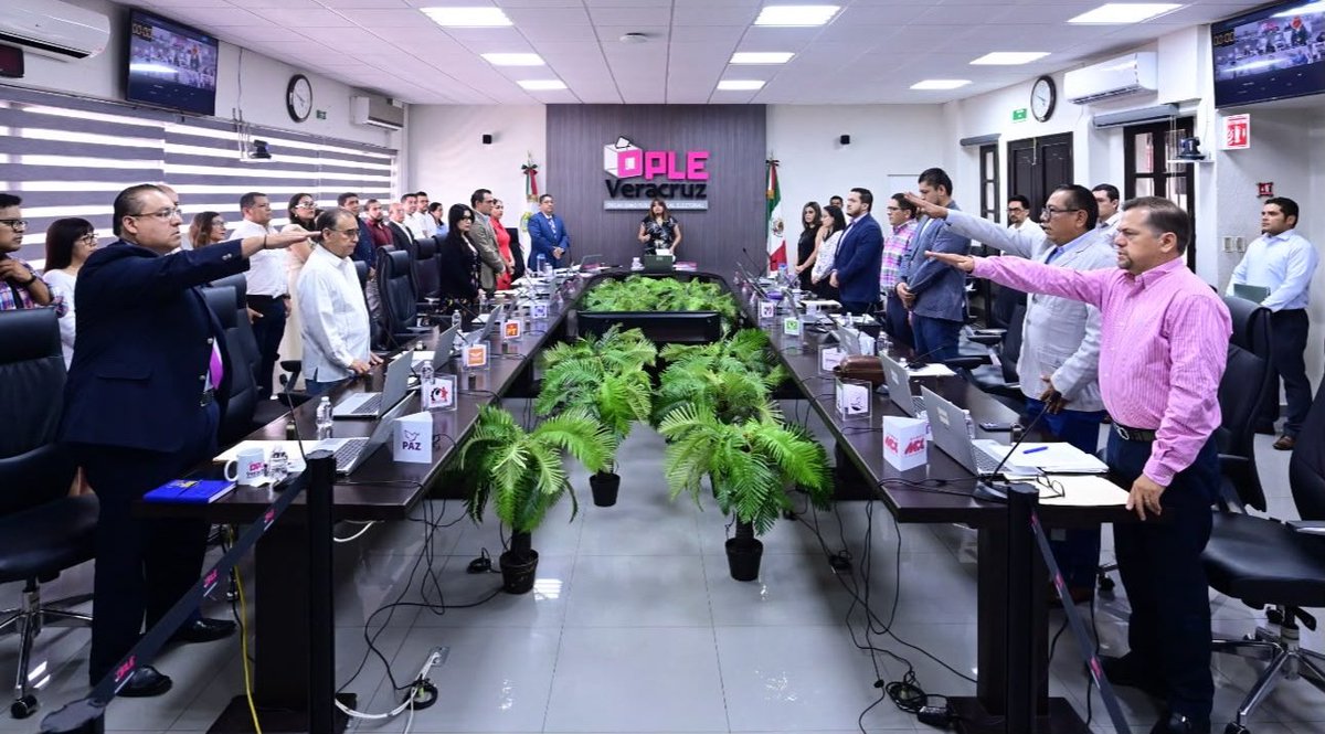 GandhiOlmos's tweet photo. 📍️En el Consejo General del @ople_Ver, dimos la bienvenida a los partidos PAZ, Somos México, Cardenista y Veracruzano Antipopulista. 🗳️

Sus aportaciones fortalecerán el diálogo, el respeto institucional y la construcción de acuerdos en beneficio de las y los veracruzanos. 🫱🏼‍🫲🏽 https://t.co/PizkQLJBDX
