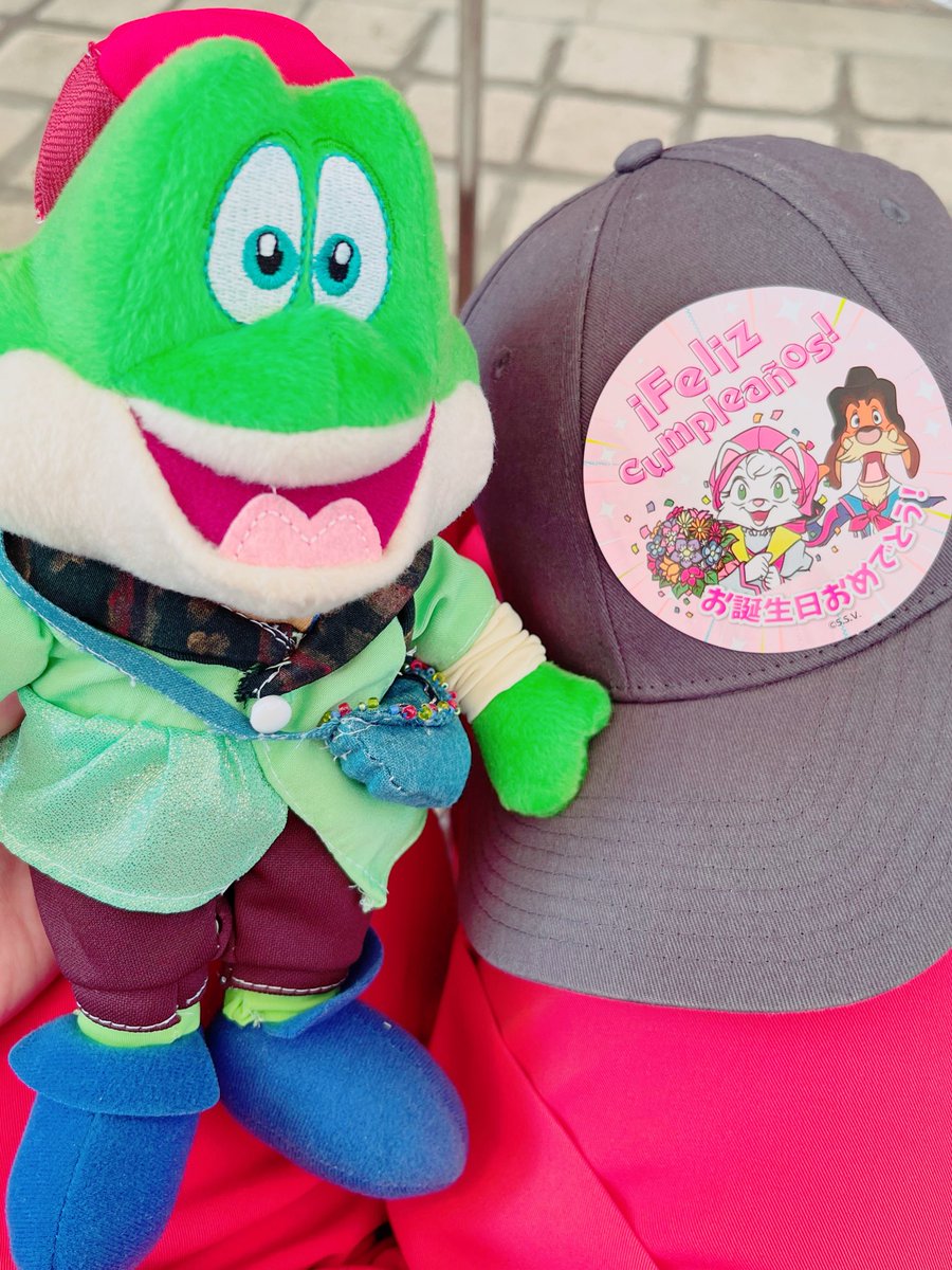 ntkor's tweet photo. うまれました🎈🎈
今年はスペイン村でたくさんお祝いしてもらいます！！！
もうダルちゃんとトロさんにたくさんお祝いしてもらったし、ふみやからはビアへ衣装のフリオぬいもらったから既に幸せで泣きそうです😭😭🌺

一日たくさん楽しみます！！！ https://t.co/QDVWTahlg8