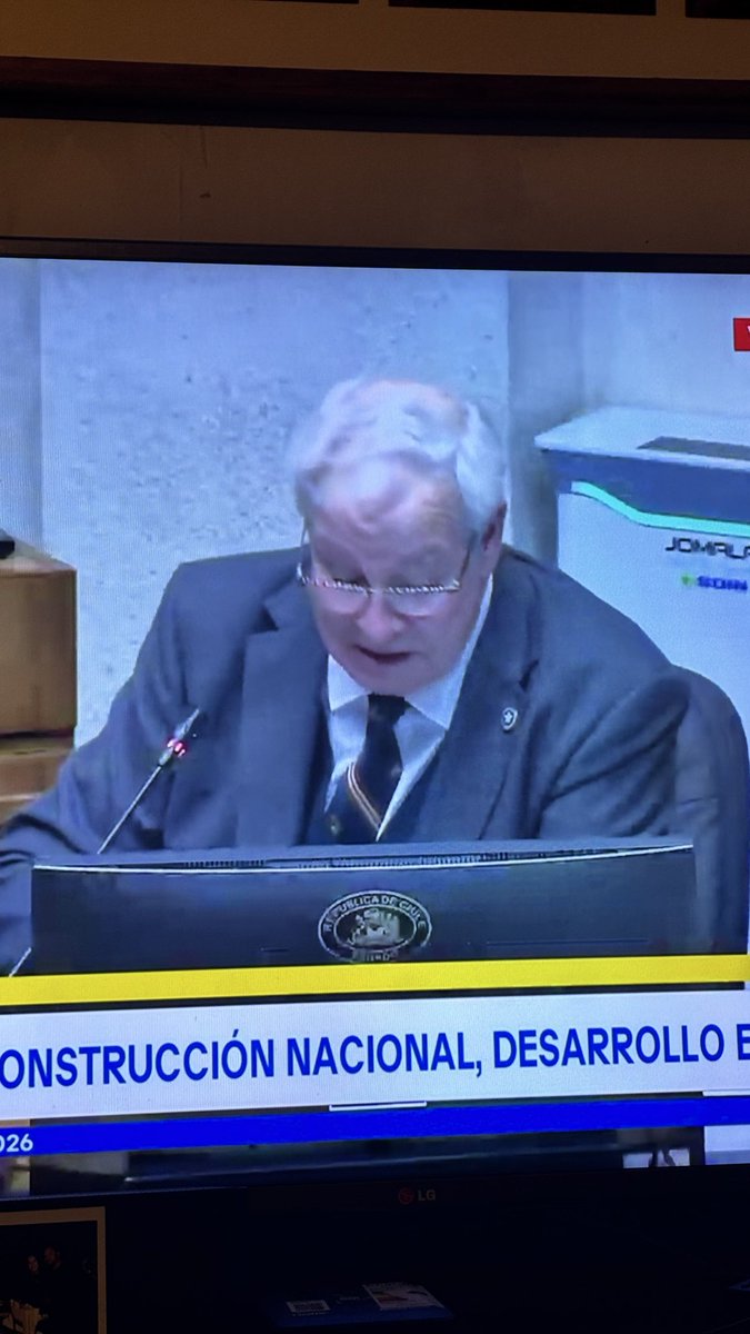 marciavidalcas1's tweet photo. Senador Urrutia acaba de decir con mucha ligereza: Me encantaría que volviera el gobierno militar” 
Wn, nos gobiernan fascistas y negacionistas delirantes. 
@Senado_Chile háganse cargo! https://t.co/qzYcBlhQ6w