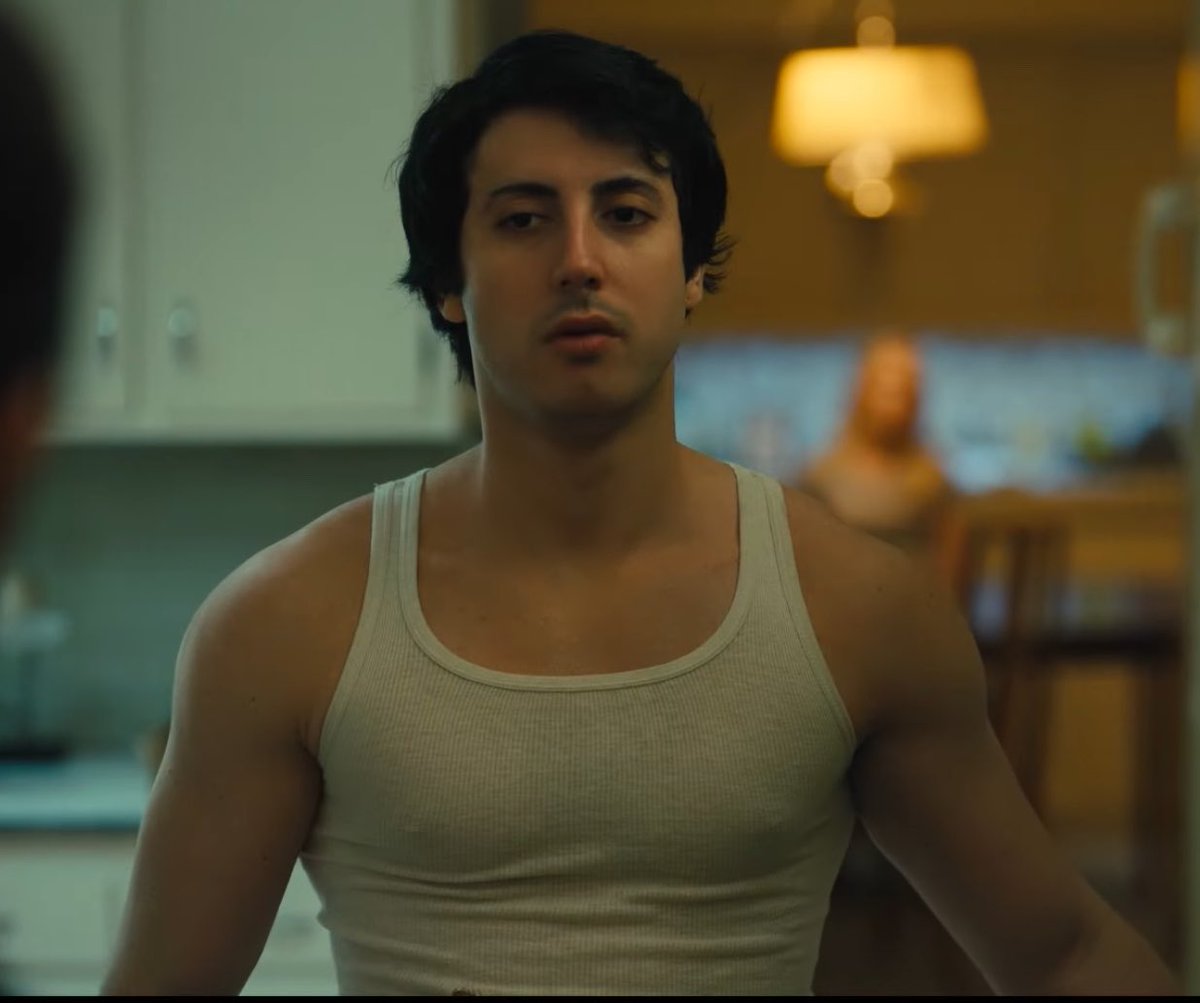 gracedipasupil1's tweet photo. Anthony Ippolito with a Tank Top https://t.co/yV2xcvshJp