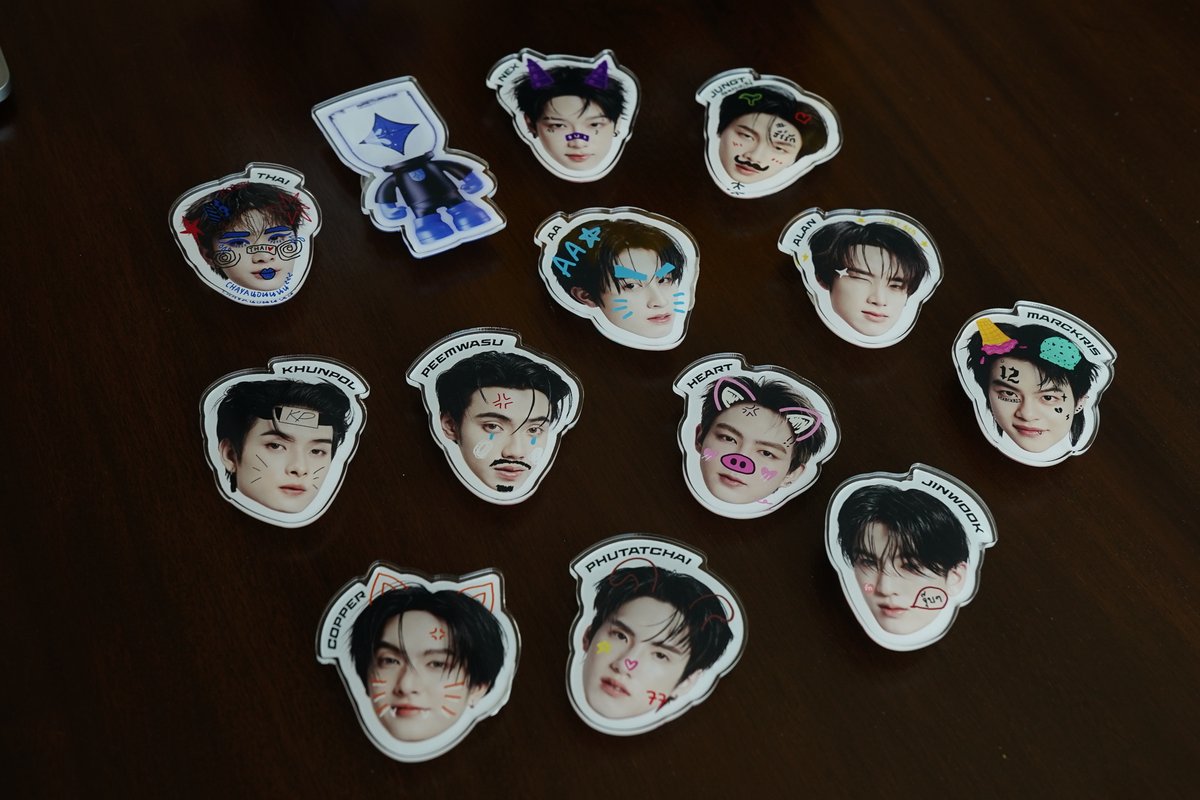 TADAMERCH's tweet photo. OFFICIAL GOODS ✨

ถ้าใส่แล้วเท่แบบนี้ ไม่ซื้อไหวหรอคับ 😎

MERCHANDISE PRE-ORDER &amp; SPECIAL LANE FOR PICK UP

🗓️ วันที่ 16 กรกฎาคม 2569 เวลา 10:00 น. – วันที่ 20 กรกฎาคม 2569 เวลา 22:00 น. (GMT+7)
🔗:  https://t.co/eLpZi91iQz

#BUS_LIGHTASONE
#BUSbecauseofyouishine
#TADAMERCH https://t.co/qxQIsmPGpl