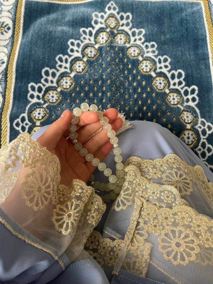 224_nermo's tweet photo. من أعظم النِّعم أن ينعم الله عليك ويوفقك لصلاة الفجر في وقتها، تبدأ يومك بذكره وتحت ظل حفظه؛ فاسأل الله الثبات، فلولاه سبحانه ما اهتديت ولا وُفقت

صلاة الفجر يرحمنا ويرحمُكُم الله لاتنسوا اخوانكم من صالح دعواتكم💜. https://t.co/IX08IKkHhT