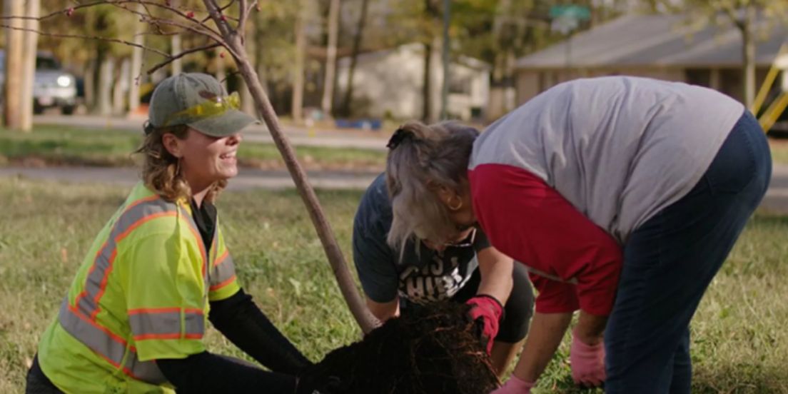 PlanItGeo2012's tweet photo. Through Indiana University’s Environmental Resilience Institute Resilience Cohort, nine local governments are using canopy data and community input to plan and manage their urban forests—from hyper‑local planting strategies to long‑term master plans.
 https://t.co/3A0zaTTYgS https://t.co/3kpg0McrJY