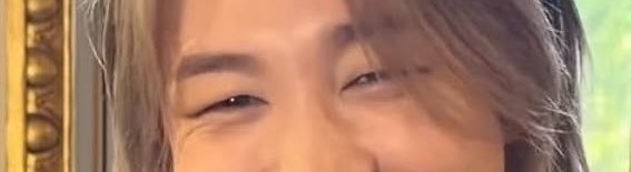 ikooquitto's tweet photo. me encanta que ele sorri e automaticamente os olhos viram dois tracinhos https://t.co/wXh1LrxKpq