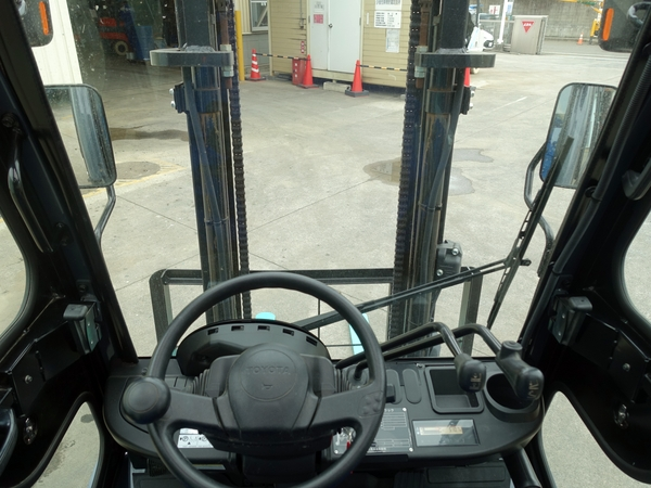 pcs_forklift's tweet photo. 【#PCS仙台営業所 より】
7月も中盤、まだまだ天候が安定しない日が続いていますね☔🍃

宮城県内でも大雨が続いたり、急な強風に襲われたりと、屋外で作業をされるお客様にとっては悩ましい時期ではないでしょうか

そんな皆様のために今回増車したのが、こちらの「キャビン付きフォークリフト」です https://t.co/wKkjymWHLN