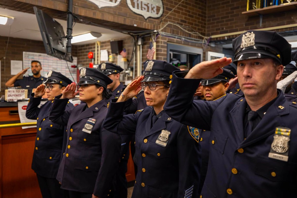 NYPD47Pct's tweet photo. Yesterday, the 47th Precinct honored Patrolman Lawrence Gallagher during a ceremony marking the 90th anniversary of his line-of-duty death. Thank you to all who attended, including the Gallagher family and the family of Detective First Grade Didarul Islam. #FidelisAdMortem https://t.co/s494uxSWoS
