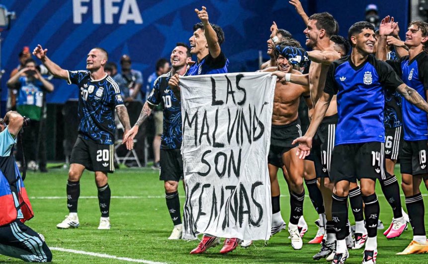 Ashesoftime28's tweet photo. @FIFAWorldCup Are political slogans allowed to appear on the World Cup stadium? https://t.co/I3tN4PC8uL