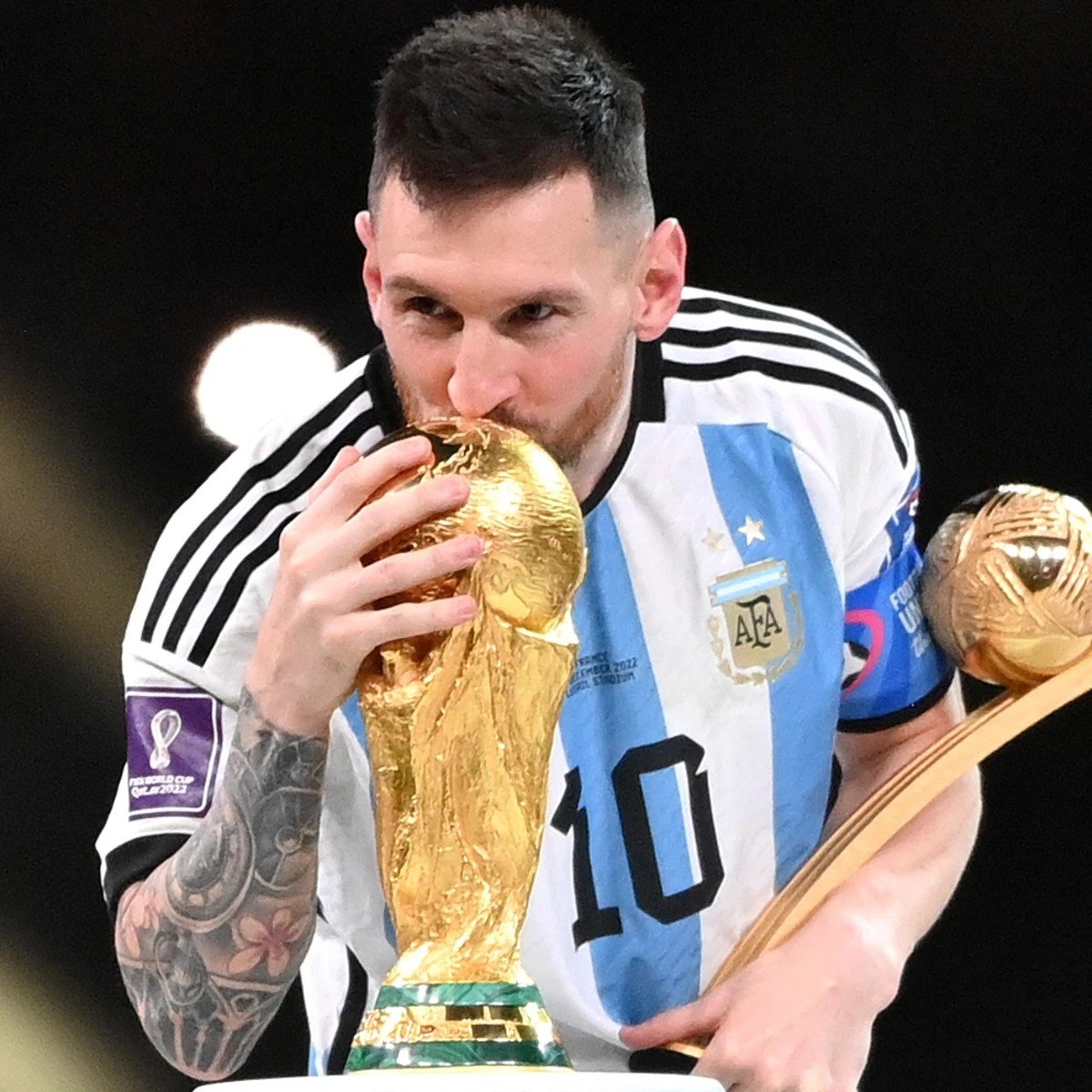 Juaxru's tweet photo. Ronaldo tampoco tiene una foto así https://t.co/3BSc0pgI32