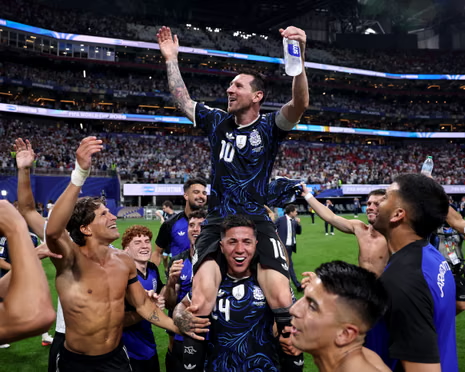 TouchlineX's tweet photo. 🚨🗣️ Jude Bellingham: "Playing against Leo Messi is incredible."

"The World Cup he's having is amazing."

"I wish him good luck in the final." https://t.co/Pg3rG95aEB