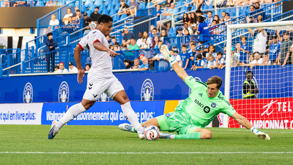 AspireSportsmgm's tweet photo. Terran Campbell in starting XI for @vanfootballclub in the #CanChamp Quarterfinal Leg 2 away to @cfmontreal in a 2-1 loss & getting knocked out (4-2) on agg.
Minutes played 60
Touches 14
Accurate passes 8/9
Touches in opposition box 1
Recoveries 1
Aerial duels won 1/2
#CFMTL https://t.co/3AzUOMrCWu