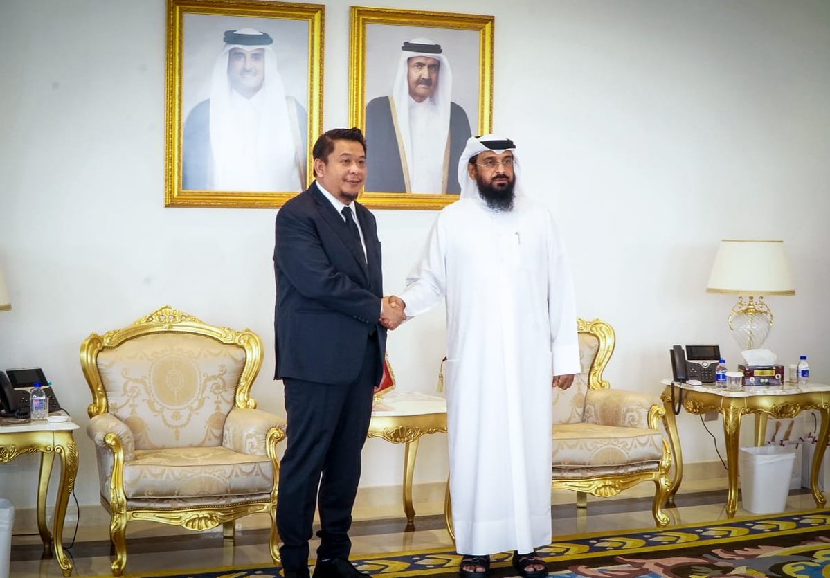 MalaysiaMFA's tweet photo. ° On 15 July 2026, Deputy Foreign Minister Dato Lukanisman Bin Awang Sauni visited the Embassy of the State of Qatar in Putrajaya to sign the Condolence Book opened following the passing of His Highness the Father Amir of Qatar, Sheikh Hamad bin Khalifa Al Thani, and to convey the Government of Malaysia’s deepest condolences.
 
° May Allah SWT bestow upon the late Father Amir, His Highness Sheikh Hamad bin Khalifa Al Thani, with His infinite mercy and admit his soul among the righteous in Jannatul Firdaus.
 
° Our thoughts and prayers are with His Highness the Amir, Sheikh Tamim bin Hamad Al Thani, the esteemed members of the Al Thani family, and all the people of Qatar as they mourn this immense loss.

🇲🇾🤝🇶🇦

#WismaPutra #Belasungkawa #Condolences #HubunganDuaHala #MalaysiaQatar #BilateralRelations #MalaysiaCWC #DiplomasiMADANI #TaatSetia