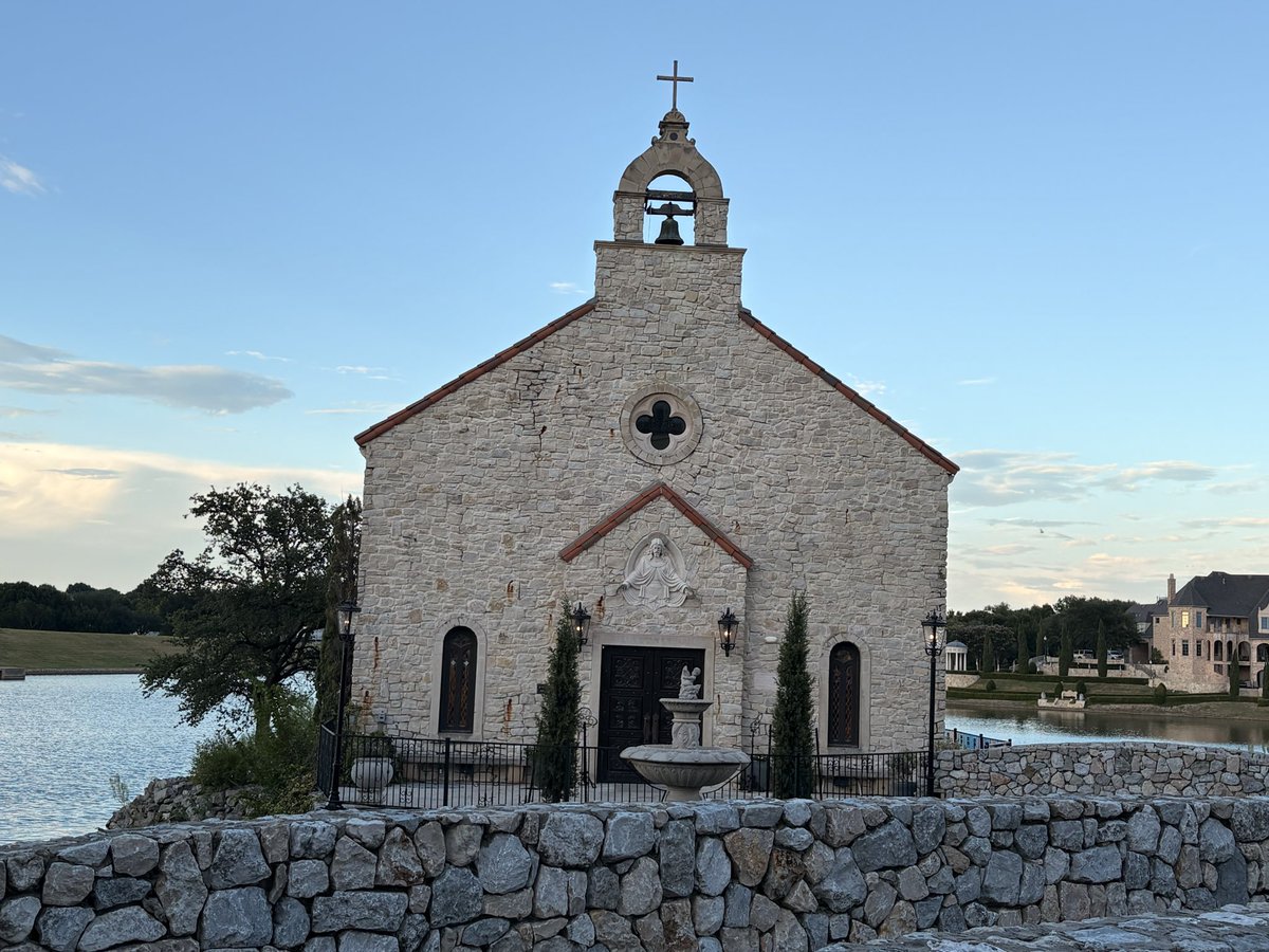 jmtodd23's tweet photo. A beautiful reminder of Stari Grad here in TX. #Mckinney #Croatia https://t.co/TETbnFUwyk