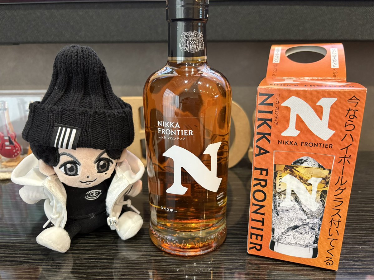 roadshow0703's tweet photo. ニッカフロンティア
ゲットして来ました♪
飲めないんだけど　友達からオレンジジュース🍹と割ると美味しいよ💕って聞いて　挑戦してみよーかなと思います❣️
#BROS1991
#NIKKAFRONTIR https://t.co/KoA0PD0scm