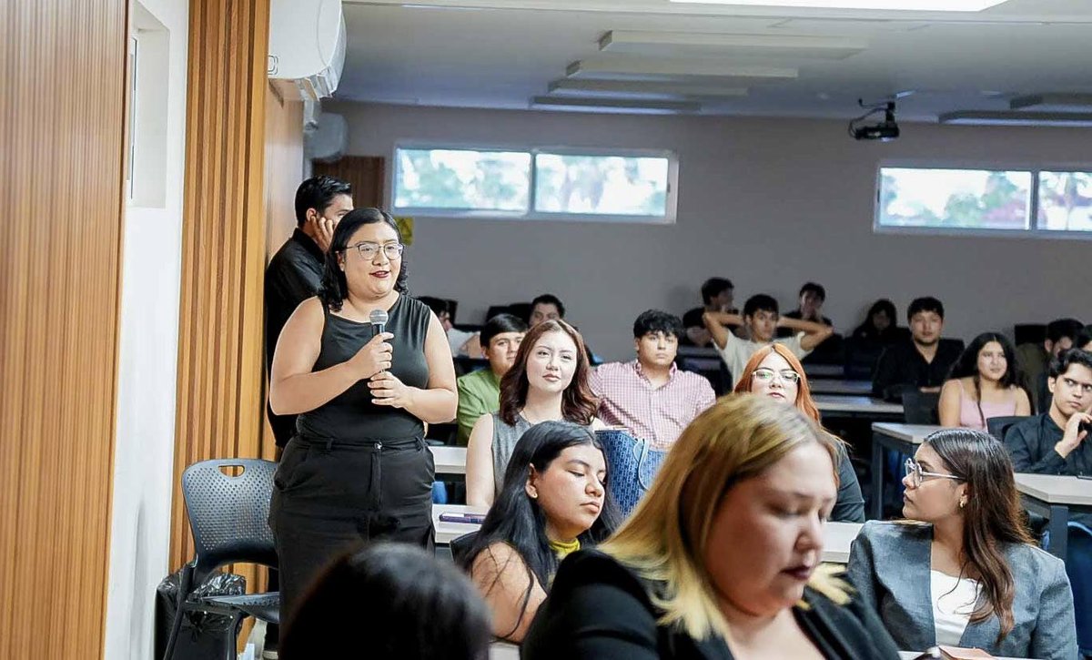 tonoastiazaran's tweet photo. ¡Qué gusto compartir con las nuevas generaciones! 🙌🏻

Agradezco a la Universidad Vizcaya la invitación para conversar con alumnas y alumnos de las carreras de Derecho y Criminología, como parte de las actividades de la Semana del Abogado.

Durante la plática “Hermosillo crece dinámico y seguro”, intercambiamos ideas sobre los retos del servicio público y el futuro de nuestra ciudad.

¡Mucho éxito en su formación profesional! 📚⚖️