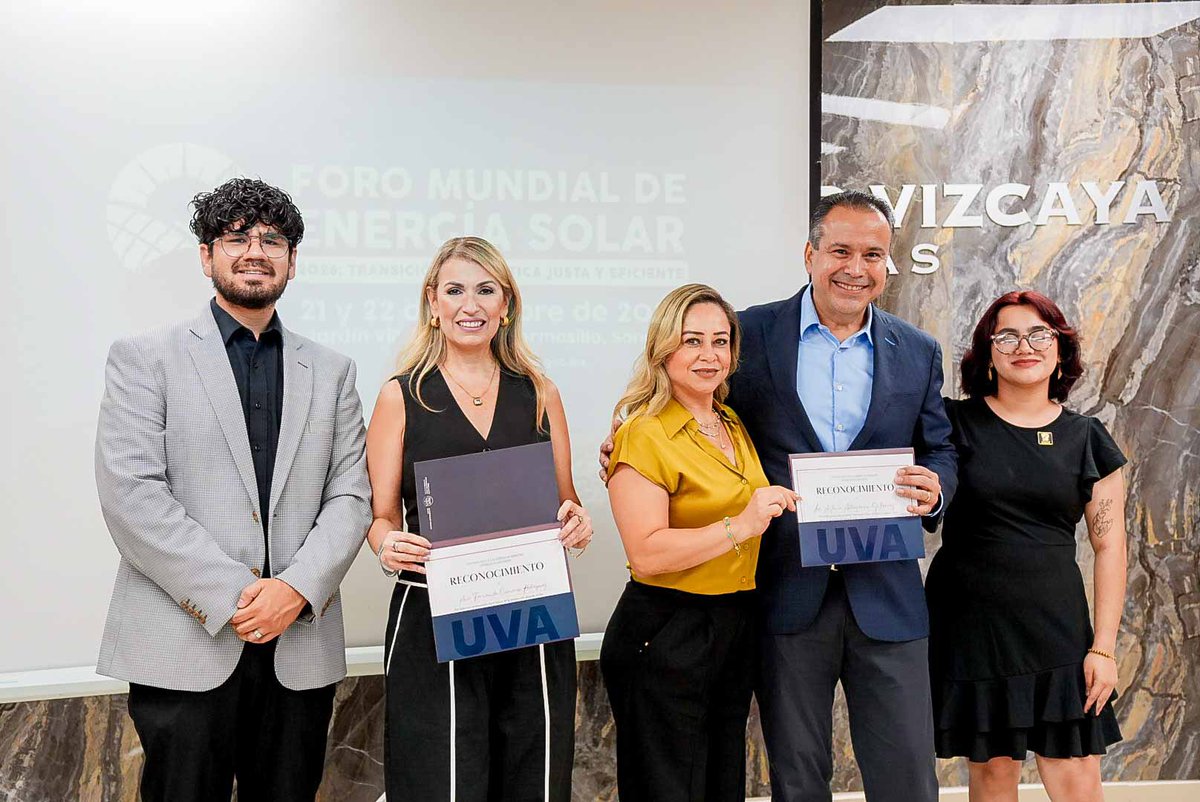 tonoastiazaran's tweet photo. ¡Qué gusto compartir con las nuevas generaciones! 🙌🏻

Agradezco a la Universidad Vizcaya la invitación para conversar con alumnas y alumnos de las carreras de Derecho y Criminología, como parte de las actividades de la Semana del Abogado.

Durante la plática “Hermosillo crece dinámico y seguro”, intercambiamos ideas sobre los retos del servicio público y el futuro de nuestra ciudad.

¡Mucho éxito en su formación profesional! 📚⚖️