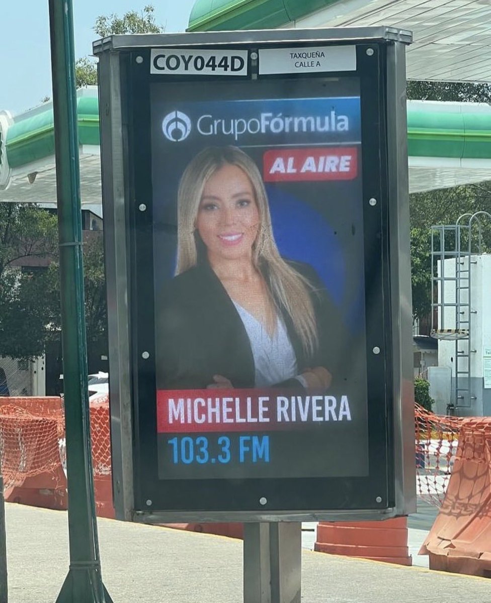 michelleriveraa's tweet photo. ¡Amigas y amigos!  cumplo 3 años en #FórmulaNoticias Cadena Nacional de @Radio_Formula. Es un sueño hecho realidad. Gracias Jaime Azcárraga por tu respaldo, es un honor estar en tu equipo. 

Gracias a Mario Ávila y Ricardo Muñoz, por su guía, compromiso y apoyo constante. https://t.co/52TexNArDx