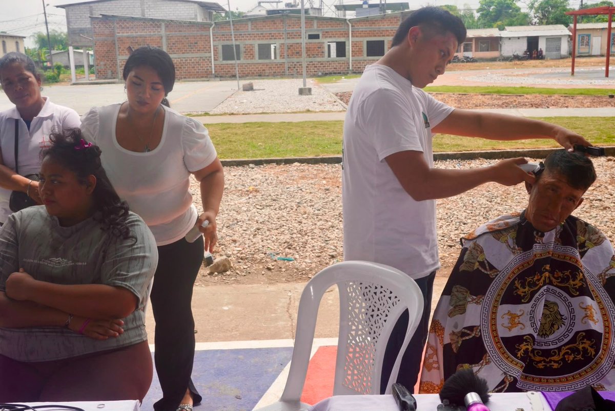 zona5MDH's tweet photo. 📍#LosRíos | En el cantón Mocache, con la presencia de la directora distrital del MDH Quevedo, los Asambleístas Eduardo Mendoza y Tatiana Donoso, alrededor de 320 cuidadores participaron de un evento denominado “Manos que Acompañan.

#MDHenTerritorio
#GobiernoDelEcuador https://t.co/EFjqPPXugN