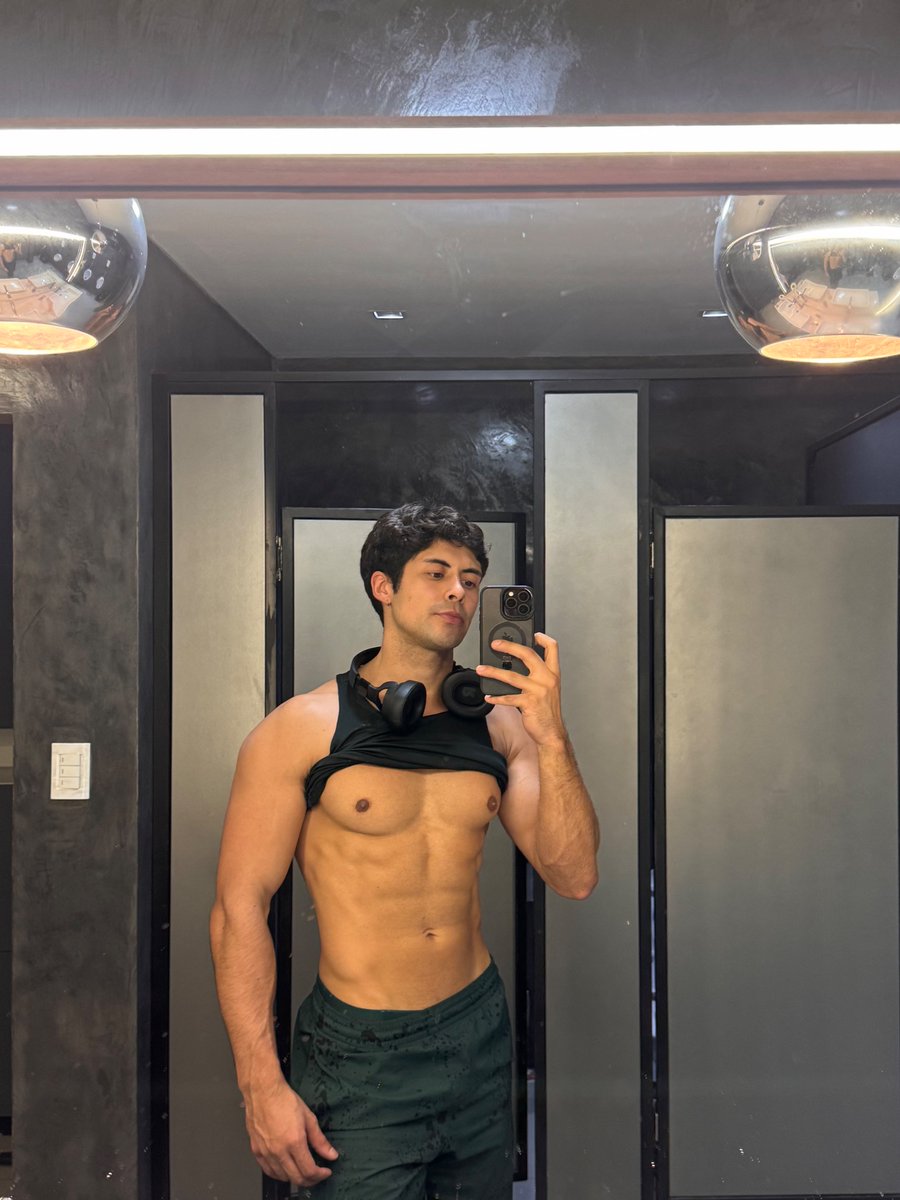 gonzax00's tweet photo. Post gym 🥵 https://t.co/9l0NkJ01xY