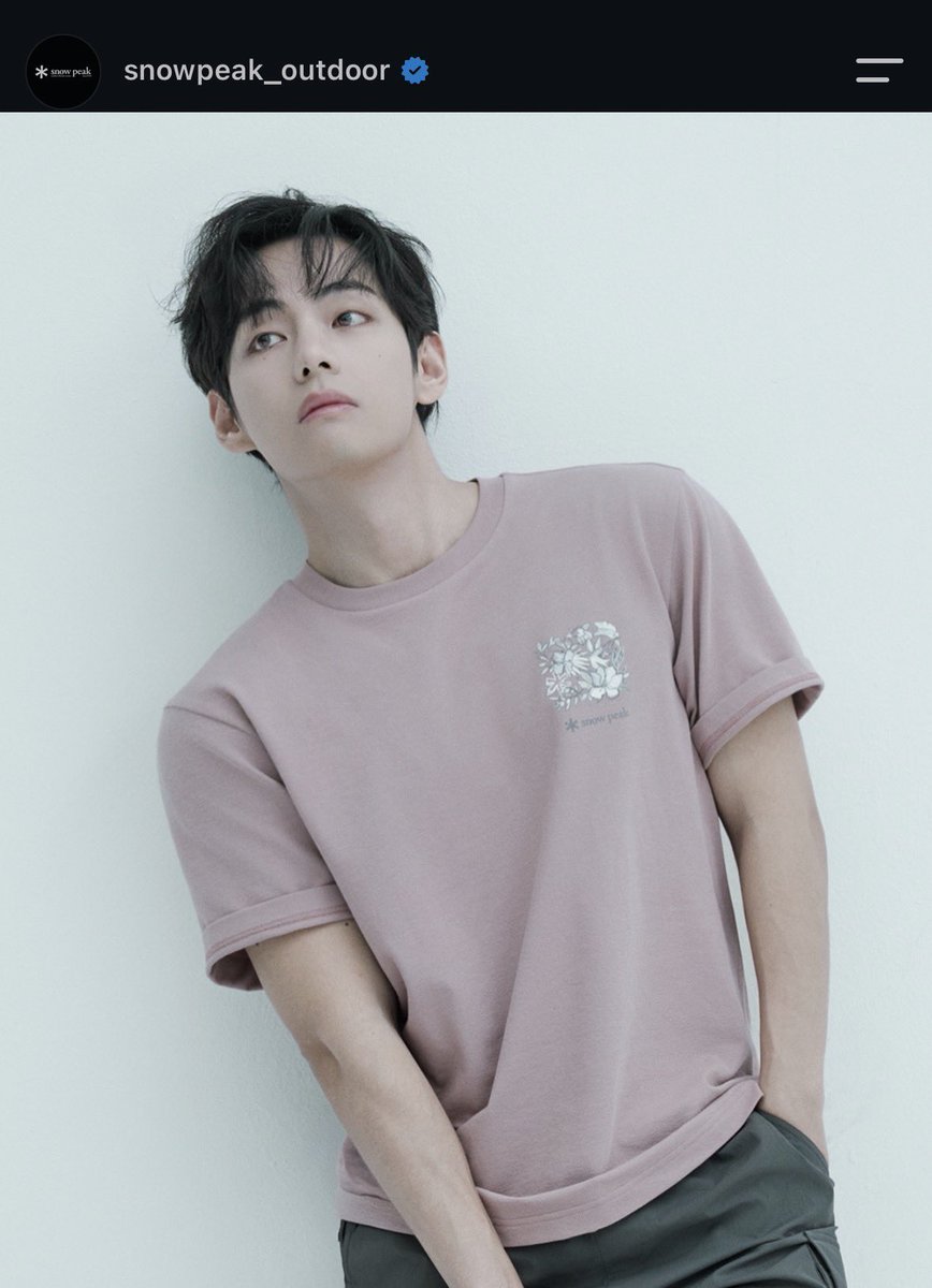 THV_Canada's tweet photo. snowpeak_outdoor IG post

From the fresh mood of nature, Up to a leisurely camping moment.
Capturing the outdoor vibe of summer
Snowpeak graphic tees.

https://t.co/cx9h0b0avL

#TaehyungxSnowPeak
#VxSnowPeakApparel 
SNOW PEAK AMBASSADOR V https://t.co/j4G6GuXKZF