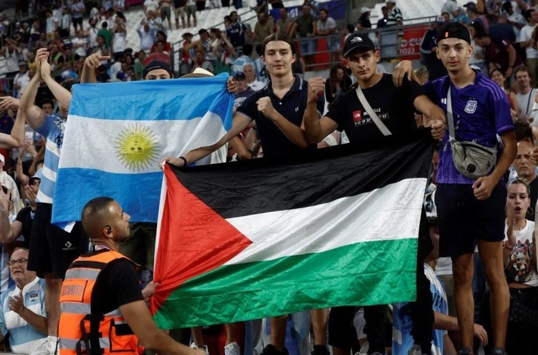 jesusmartyrr's tweet photo. @IsraelinSpanish @argenisrael CIERREN EL ORTO.
ARGENTINA Y PALESTINA UN SOLO CORAZON. https://t.co/M8Z30t94P5