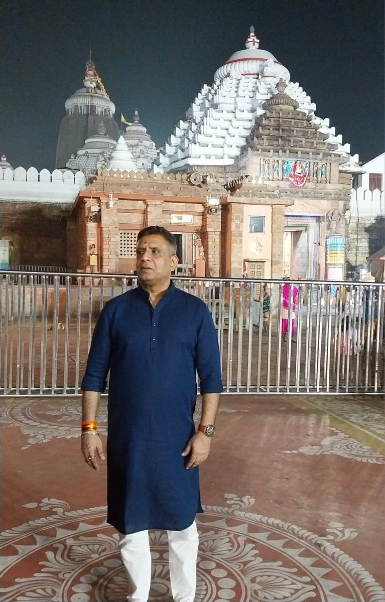 ShamsherSLive's tweet photo. महाप्रभु श्री जगन्नाथ जी की पावन रथयात्रा के शुभ अवसर पर आप सभी को हार्दिक शुभकामनाएँ।महाप्रभु श्री जगन्नाथ जी की असीम कृपा आप सबों पर बनी रहे। #JaiJagannath 
जय जगन्नाथ! 🙏
#RathYatra #RathaJatra2026 https://t.co/Q4ZQfmn8zm
