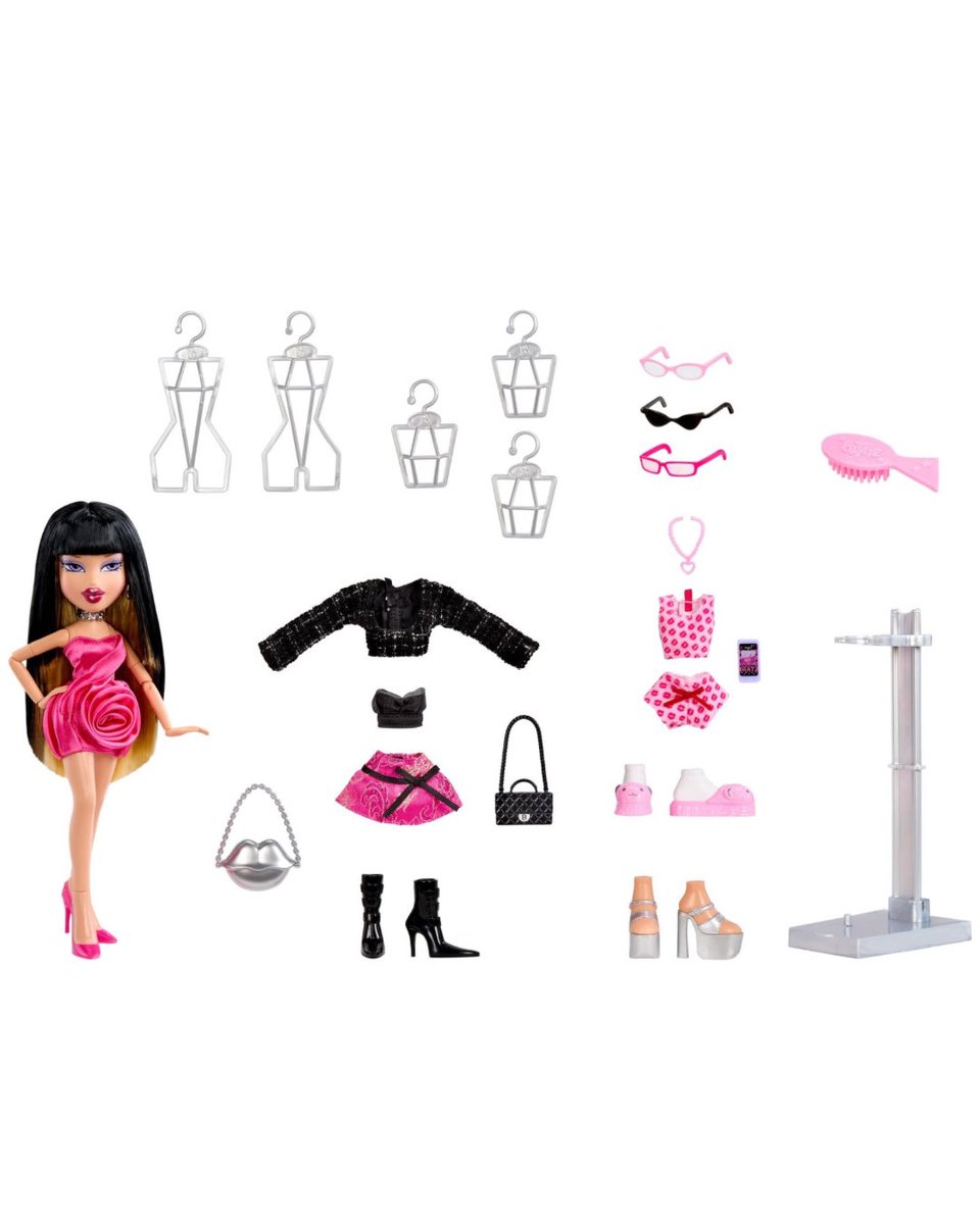 dip_plastics's tweet photo. What’s in my closet? Need this queen so bad! 

#bratz #bratzplayset #bratzdana #bratzcloset #bratzdoll https://t.co/RKRvfQjuyz